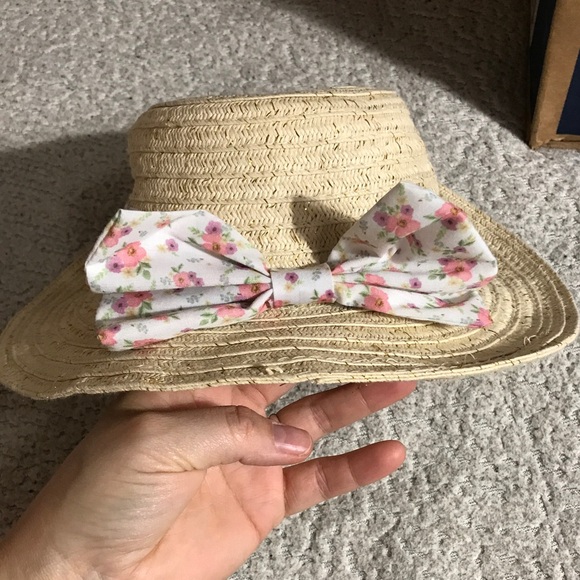Sweet Straw Hat - Picture 2 of 3